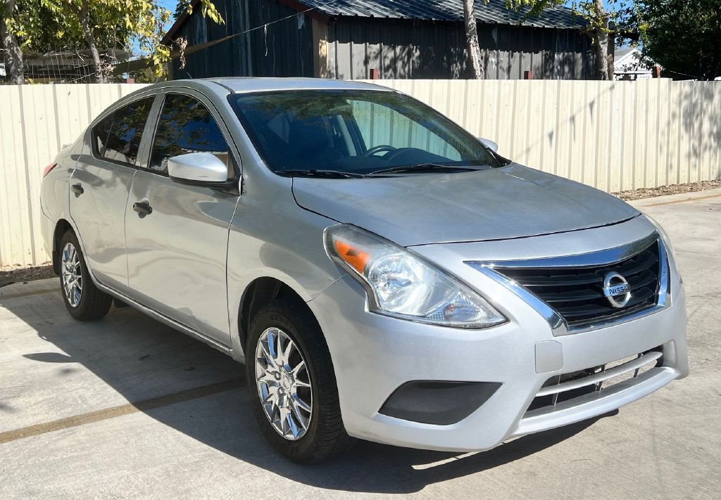2018 Nissan Versa Image 2