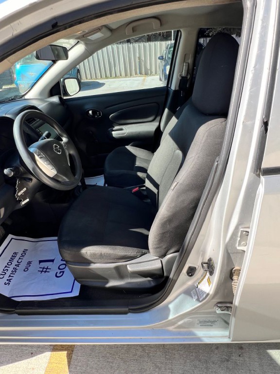 2018 Nissan Versa Image 6