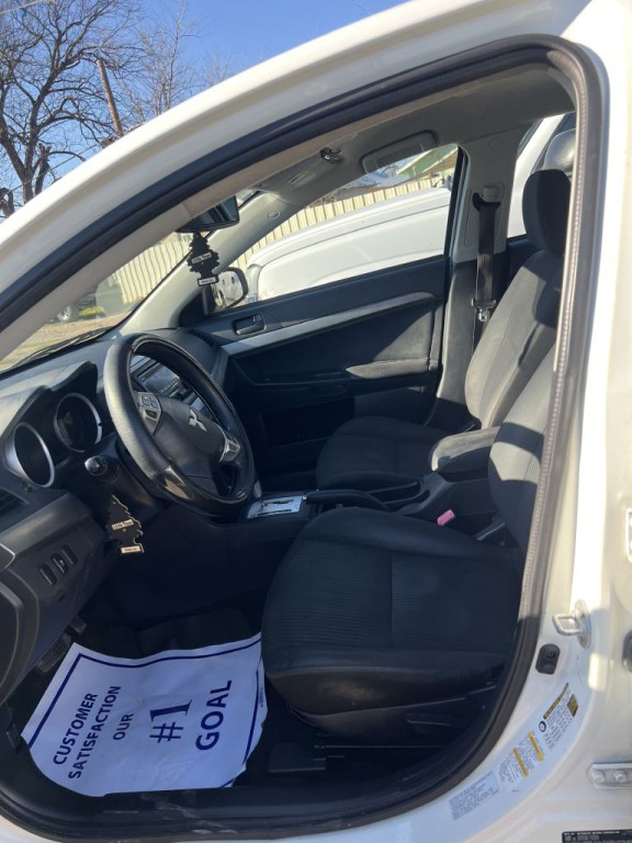 2015 Mitsubishi Lancer Image 3