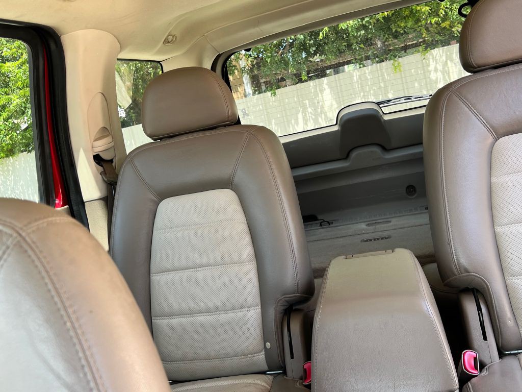 2005 Ford Explorer Image 7