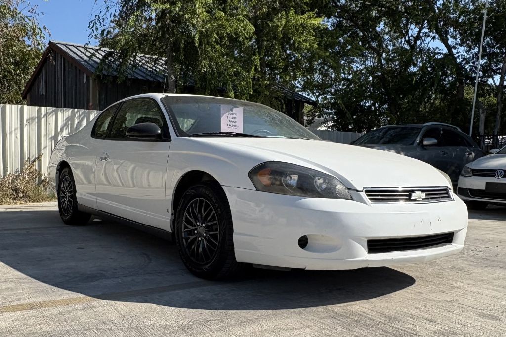 2007 Chevrolet Monte Carlo Image 2