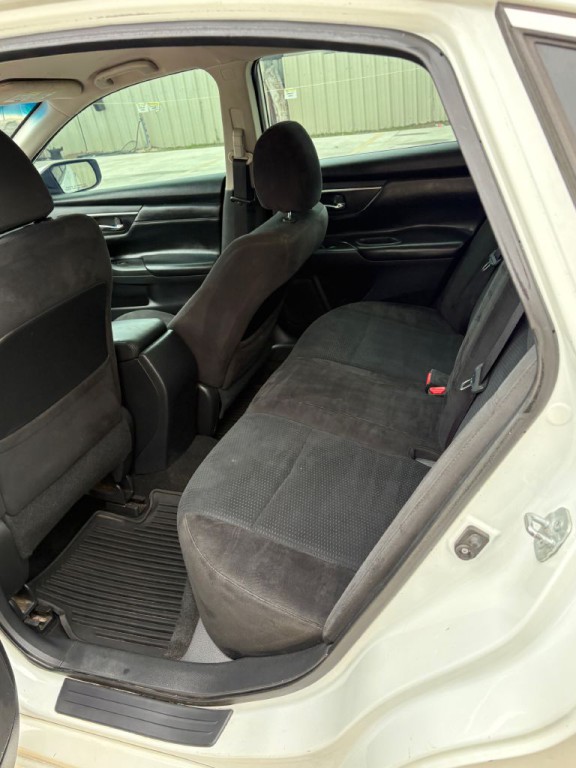 2015 Nissan Altima Image 6