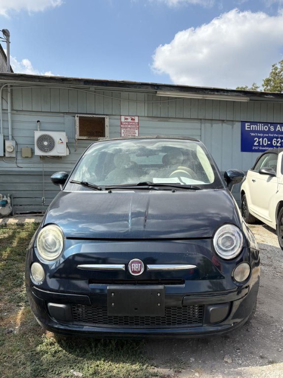 2013 FIAT 500 Image 2