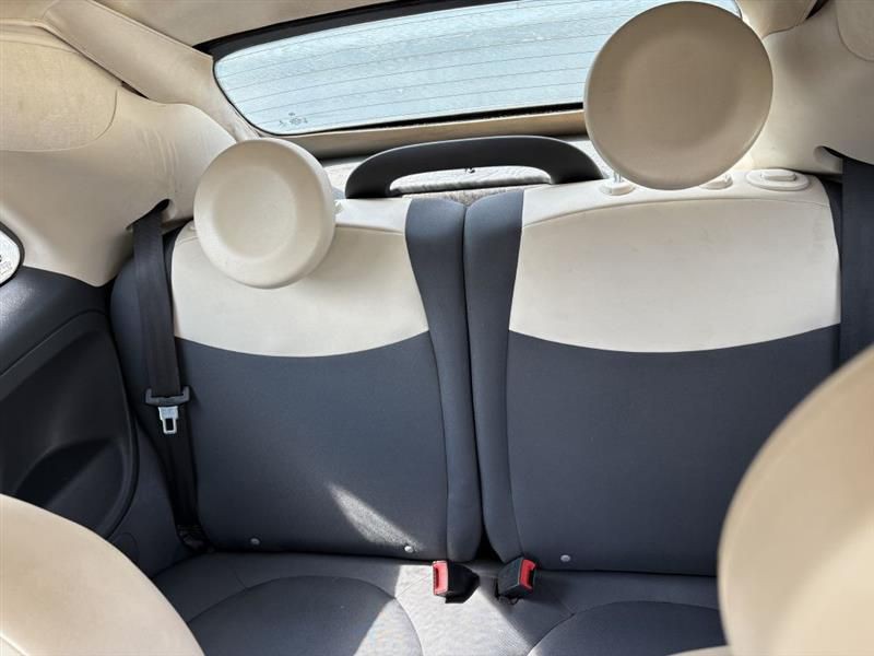 2013 FIAT 500 Image 6