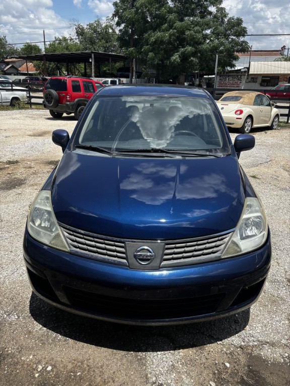 2009 Nissan Versa Image 2
