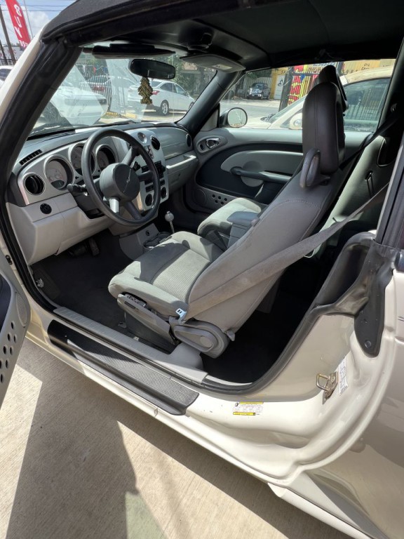 2007 Chrysler PT Cruiser Image 4
