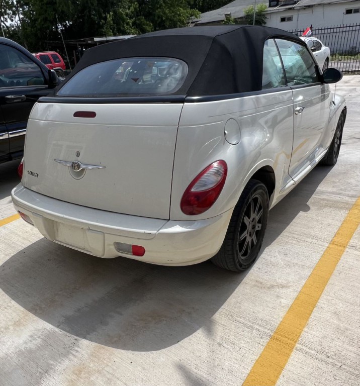 2007 Chrysler PT Cruiser Image 6