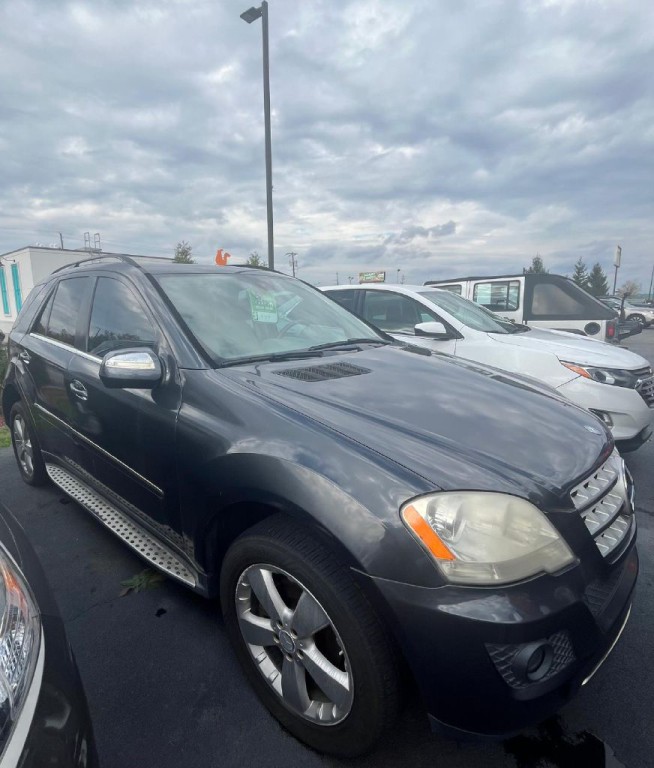 2010 Mercedes-Benz M-Class Image 2