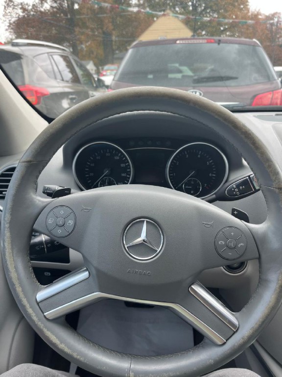 2010 Mercedes-Benz M-Class Image 9
