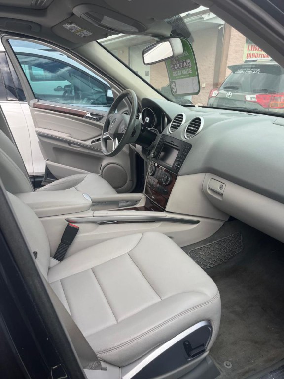 2010 Mercedes-Benz M-Class Image 11
