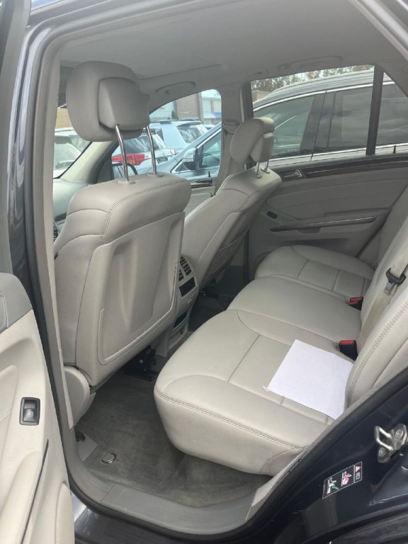 2010 Mercedes-Benz M-Class Image 13