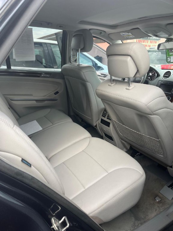 2010 Mercedes-Benz M-Class Image 14