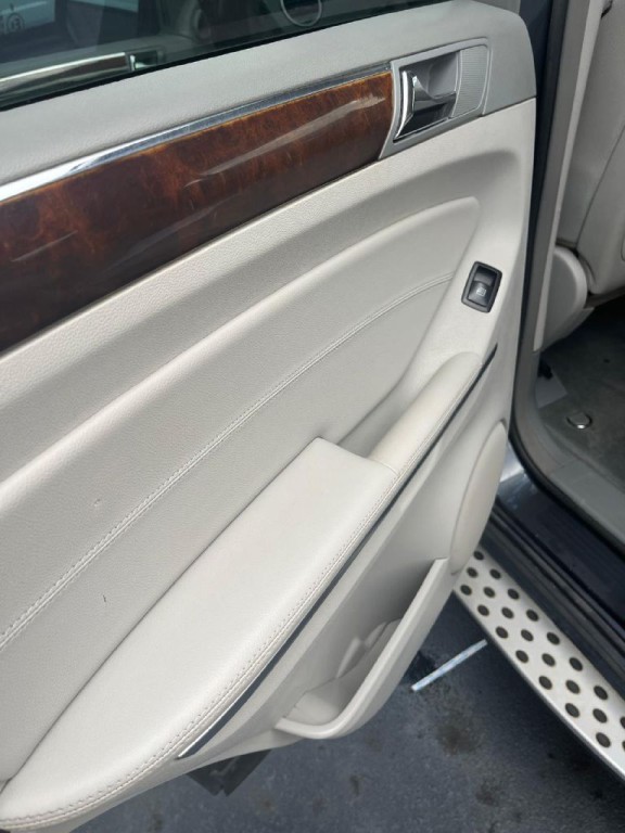 2010 Mercedes-Benz M-Class Image 17