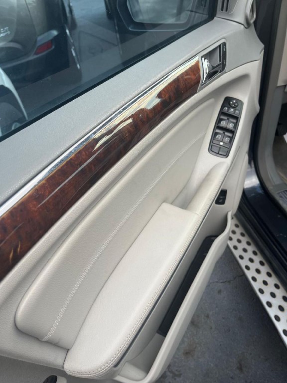 2010 Mercedes-Benz M-Class Image 18