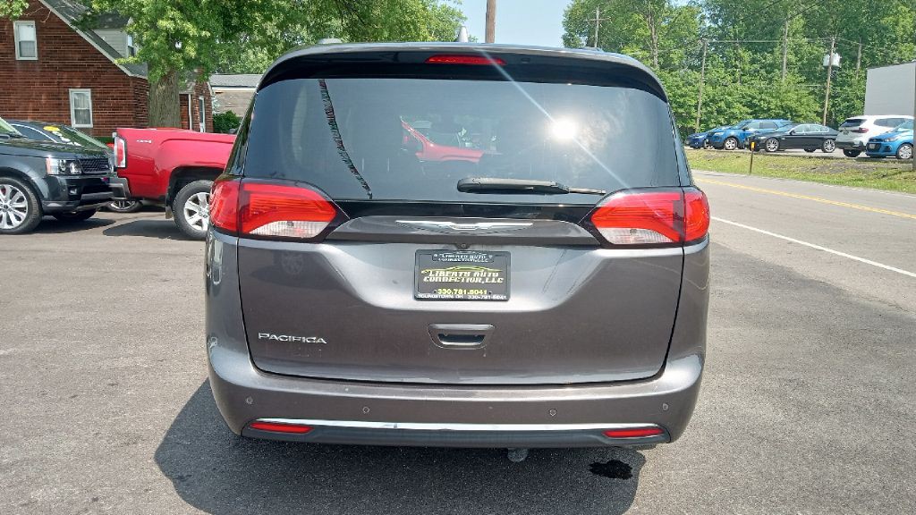 2017 Chrysler Pacifica Image 7