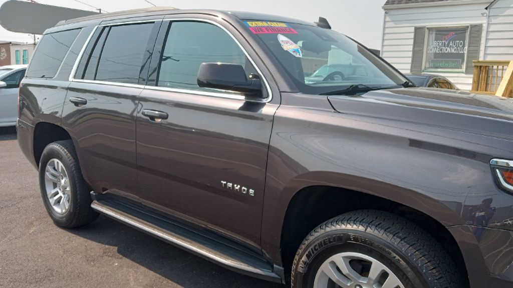 2017 Chevrolet Tahoe Image 2