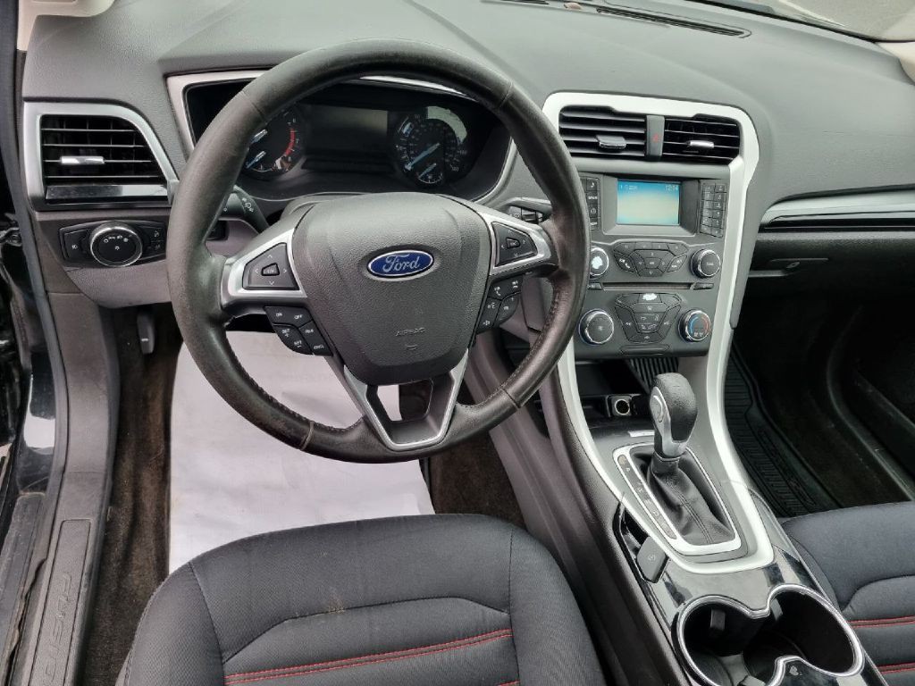 2015 Ford Fusion Image 9