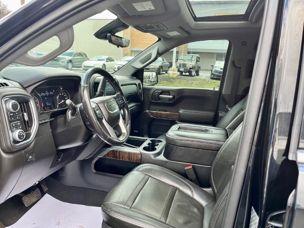 2019 GMC Sierra Image 2