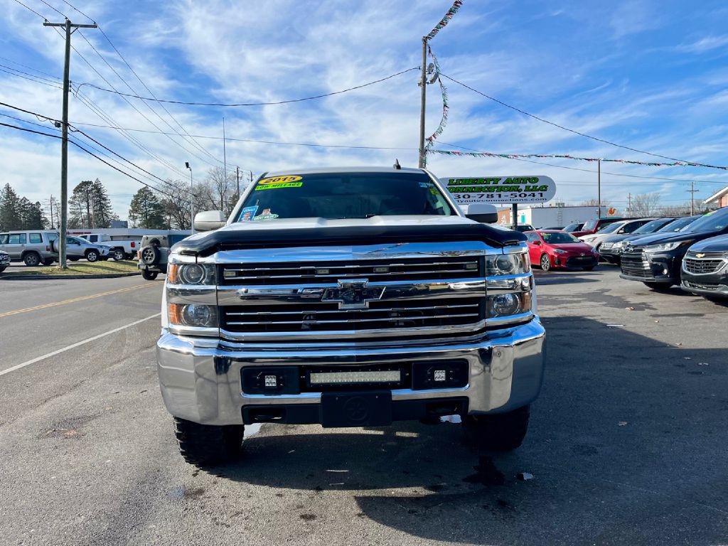 2015 Chevrolet Silverado 1500 Image 2