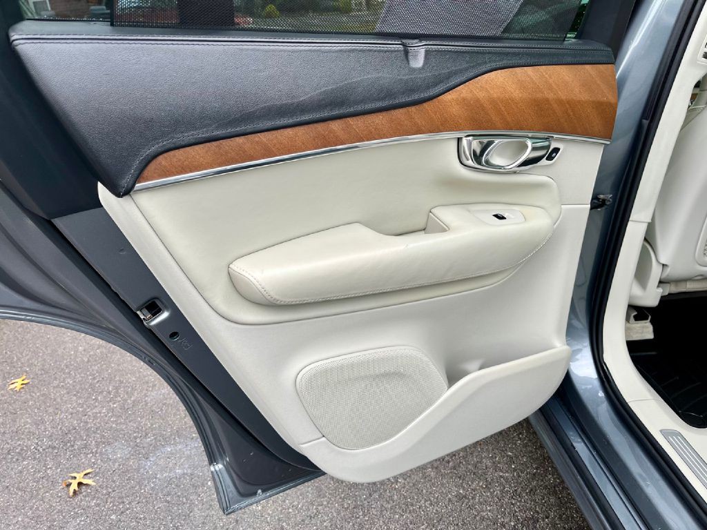 2016 Volvo XC90 Image 13