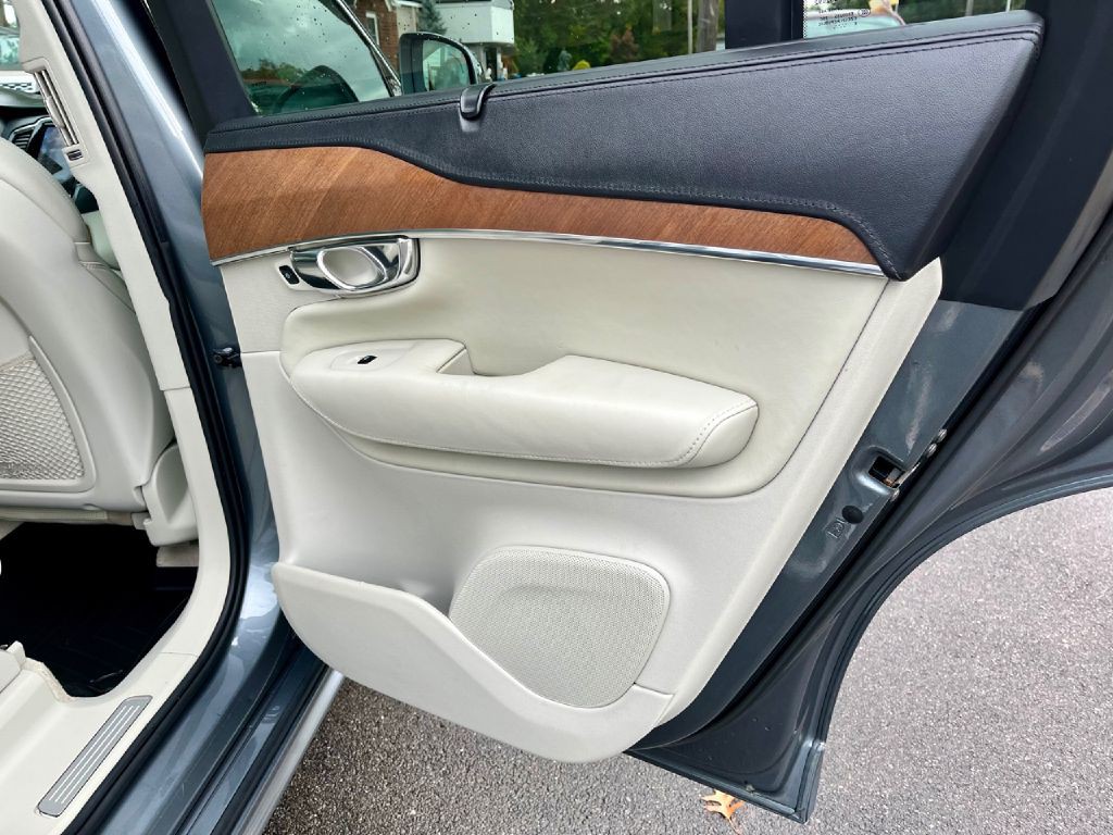 2016 Volvo XC90 Image 16