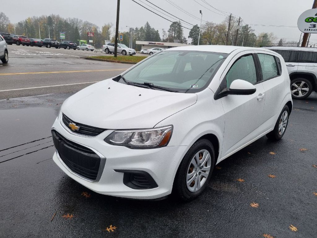2017 Chevrolet Sonic Image 4
