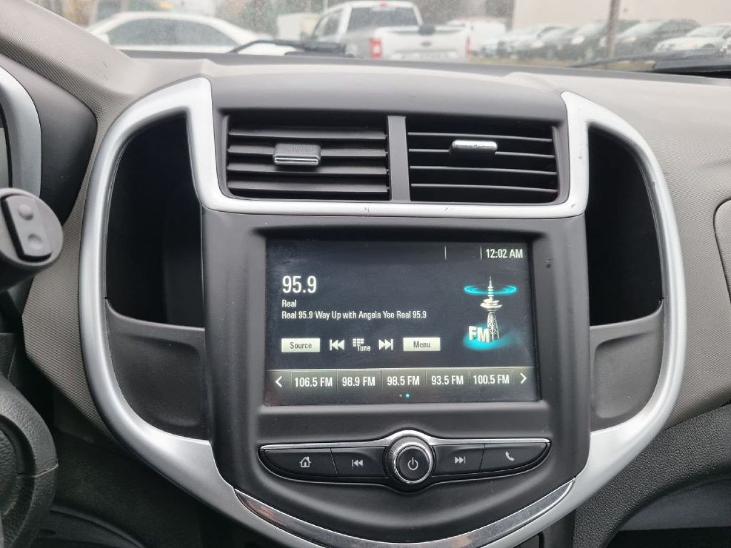 2017 Chevrolet Sonic Image 9