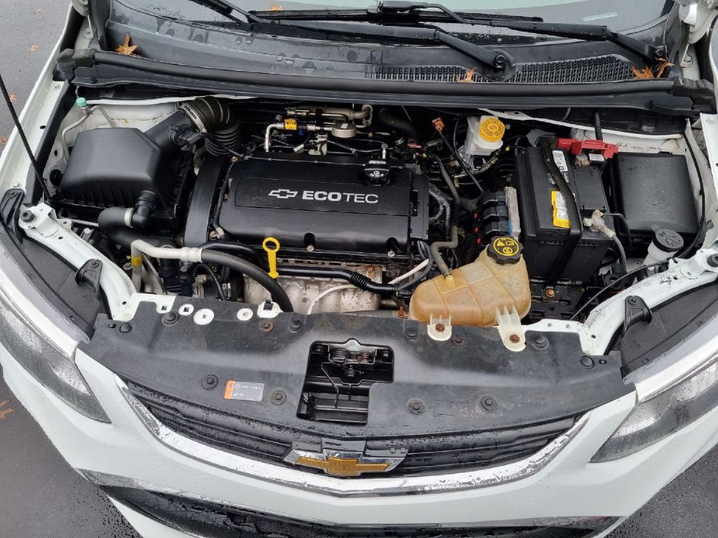 2017 Chevrolet Sonic Image 12