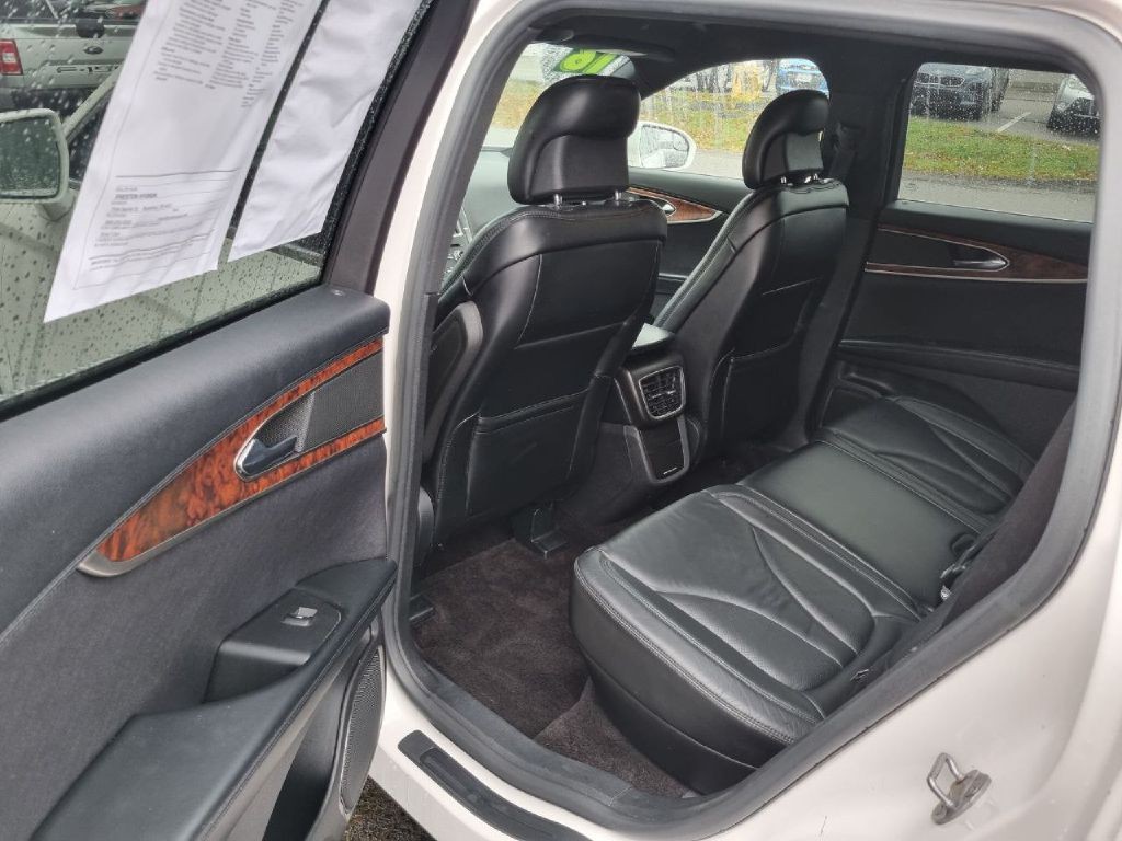 2016 Lincoln MKX Image 2