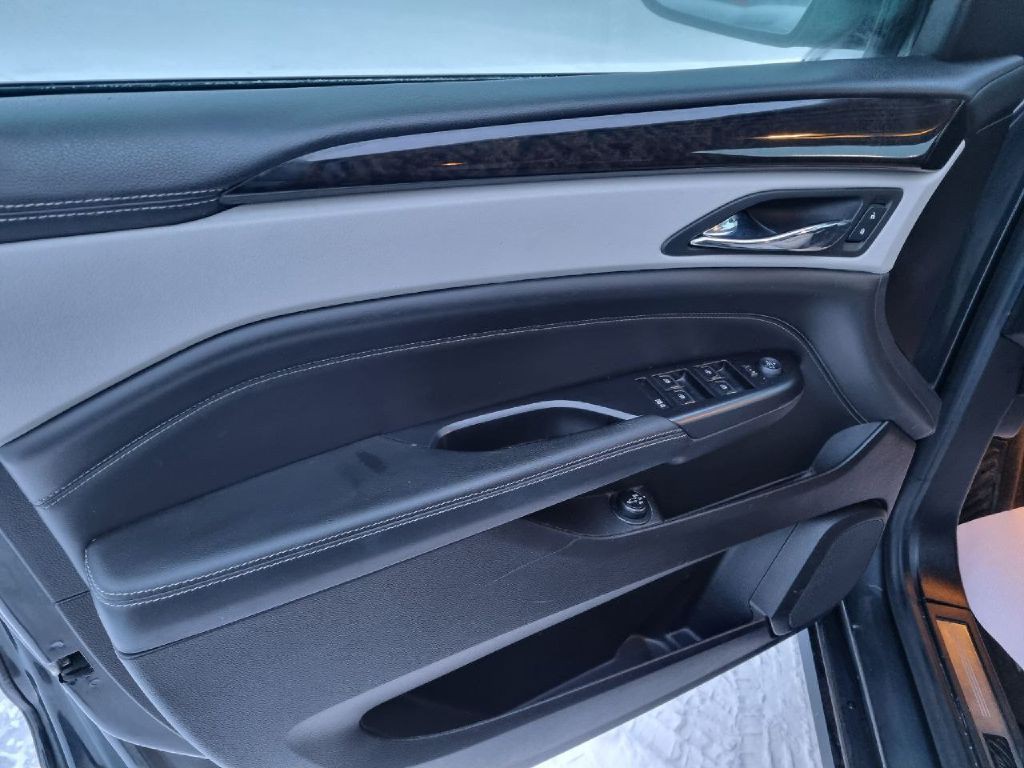 2016 Cadillac SRX Image 11