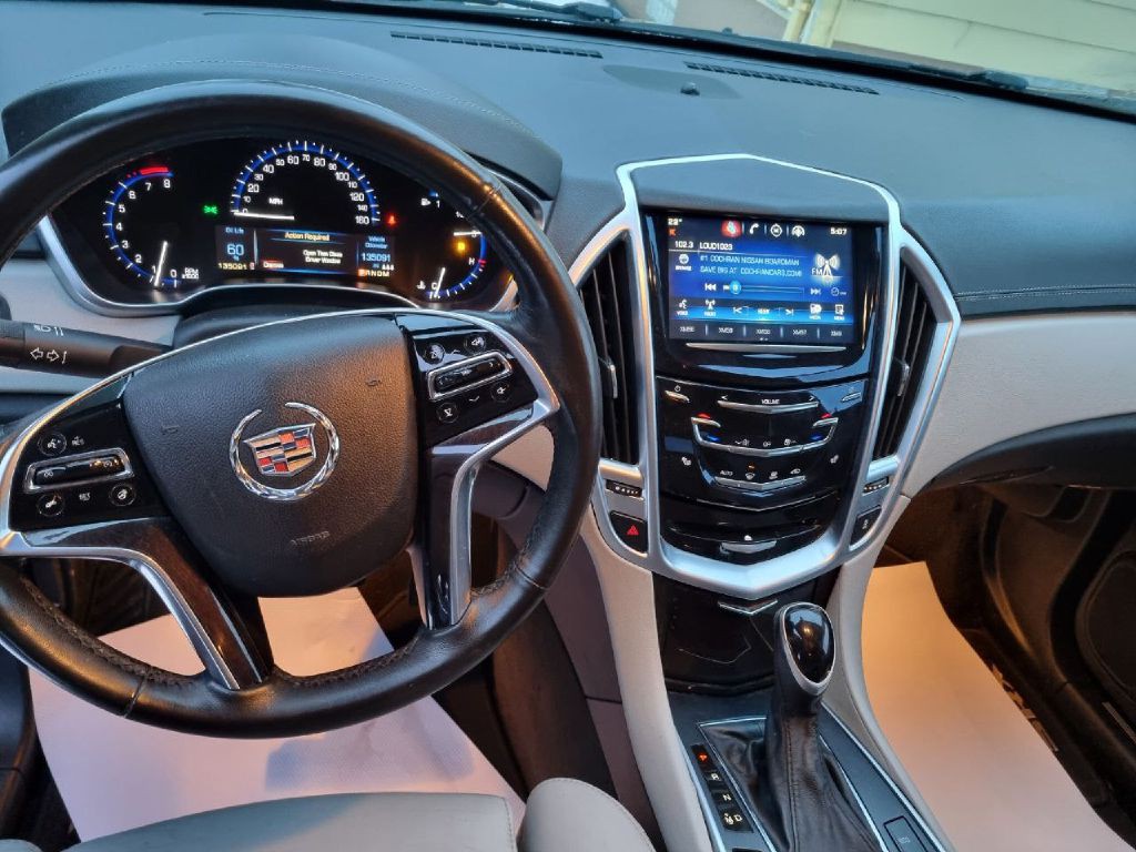 2016 Cadillac SRX Image 12