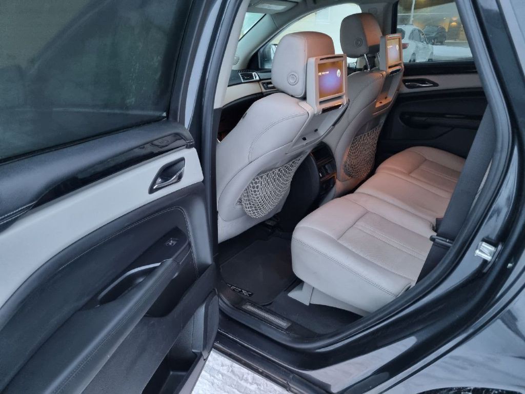 2016 Cadillac SRX Image 16