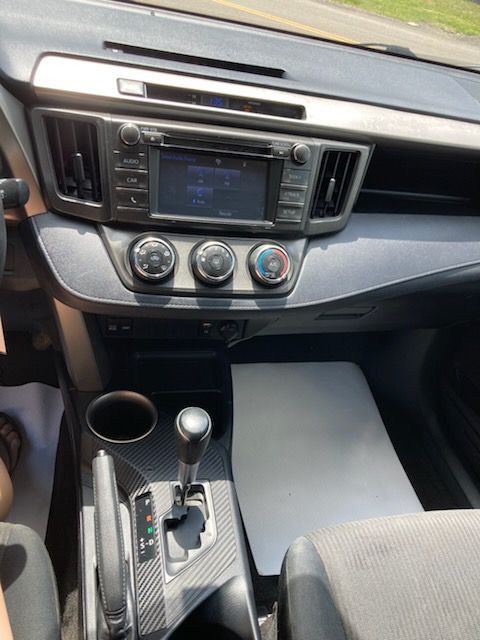 2015 Toyota Rav4 Image 2