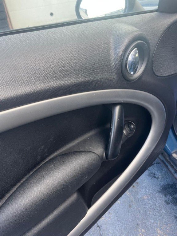 2012 MINI Cooper Image 7