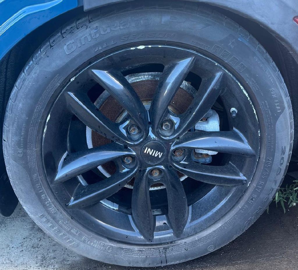 2012 MINI Cooper Image 9