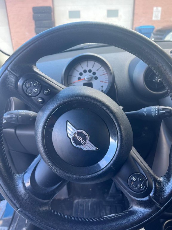 2012 MINI Cooper Image 17