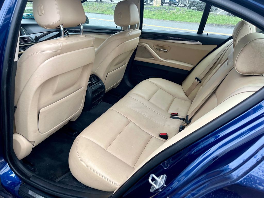 2016 BMW 5 Series Image 11
