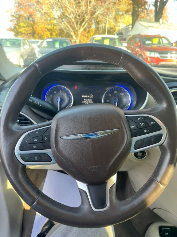 2017 Chrysler Pacifica Image 19