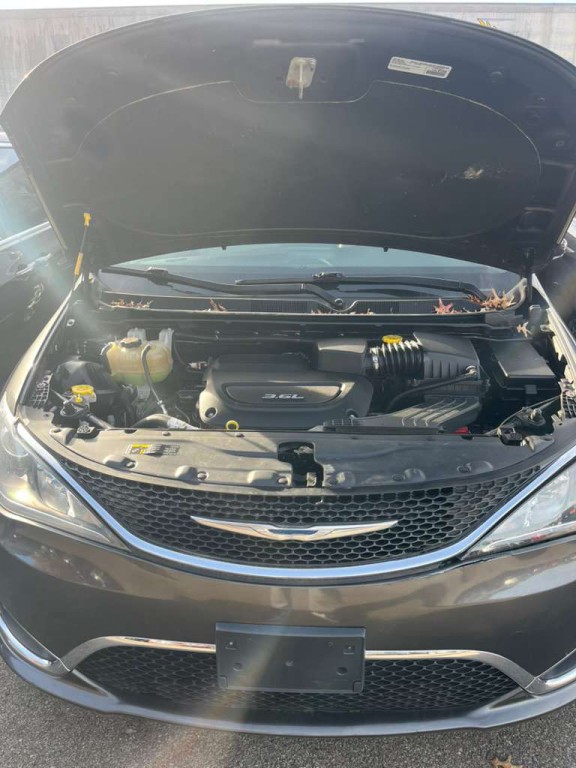 2017 Chrysler Pacifica Image 22