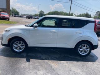 2020 Kia Soul Image 3