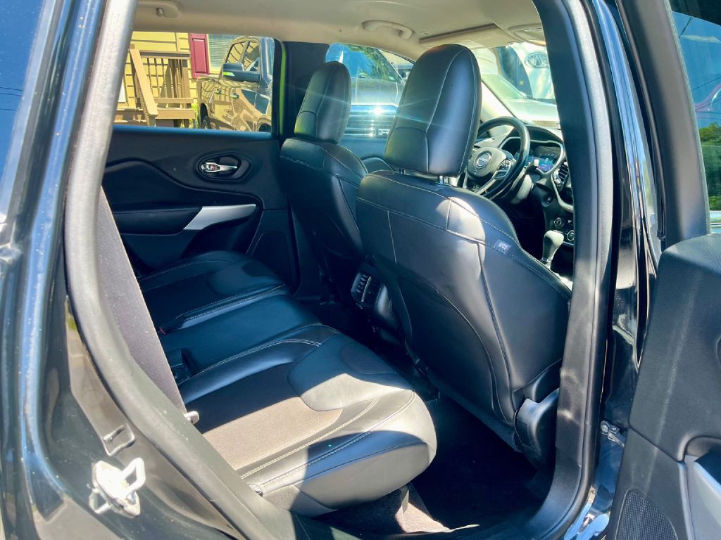 2018 Jeep Cherokee Image 15