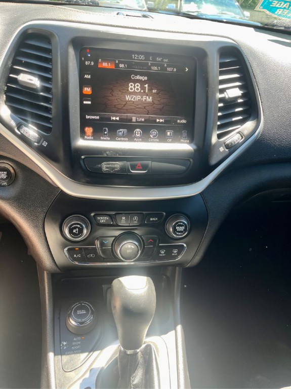 2018 Jeep Cherokee Image 21
