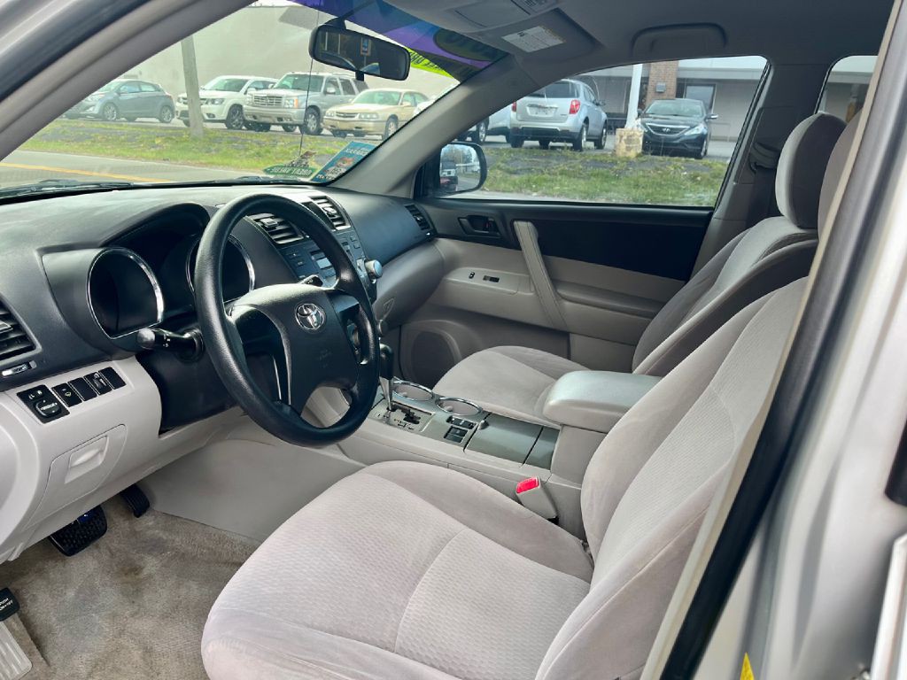 2010 Toyota Highlander Image 10