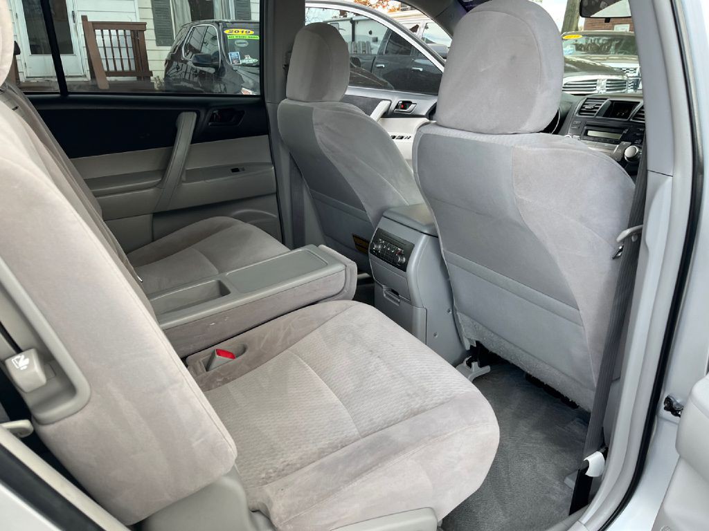2010 Toyota Highlander Image 15