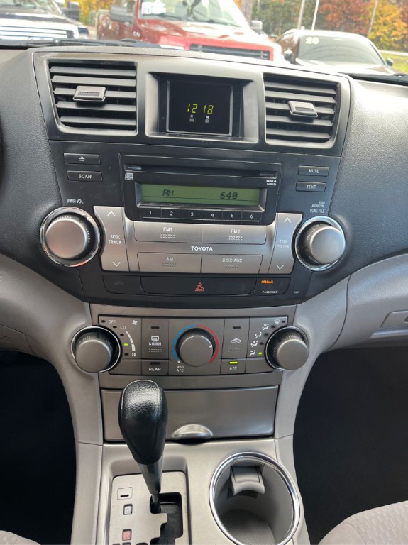 2010 Toyota Highlander Image 21