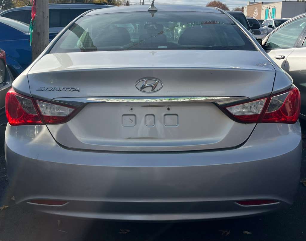 2013 Hyundai Sonata Image 4