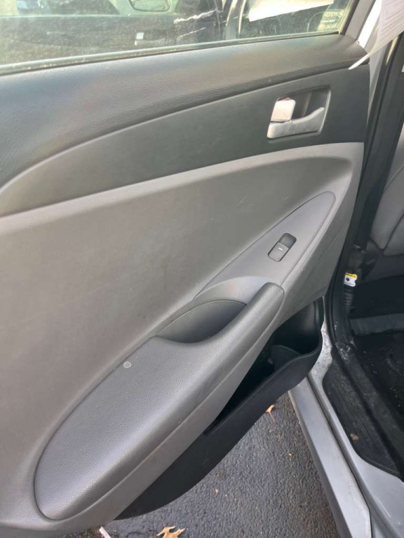 2013 Hyundai Sonata Image 8