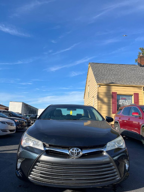 2016 Toyota Camry Image 2