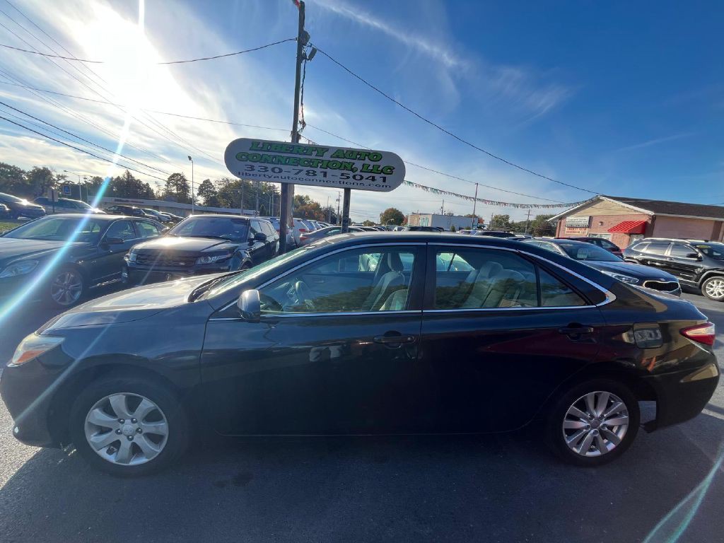 2016 Toyota Camry Image 15