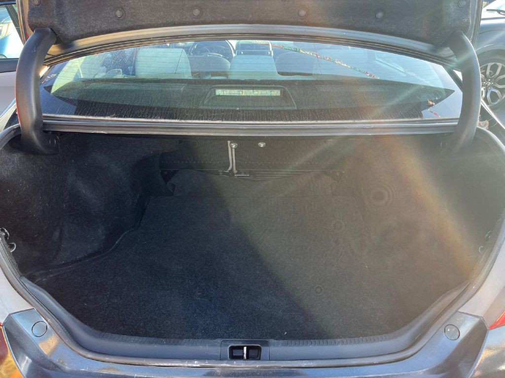 2016 Toyota Camry Image 25